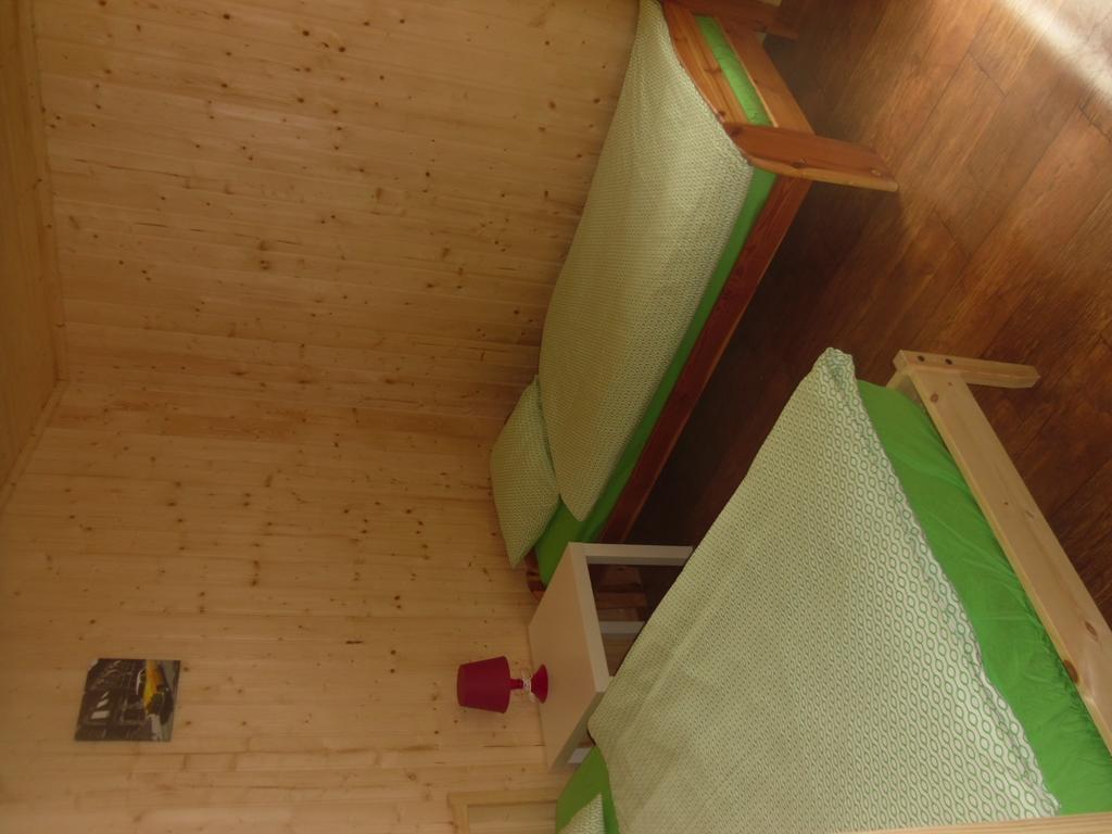 Domki Nad Jeziorem Karlowice Kültér fotó