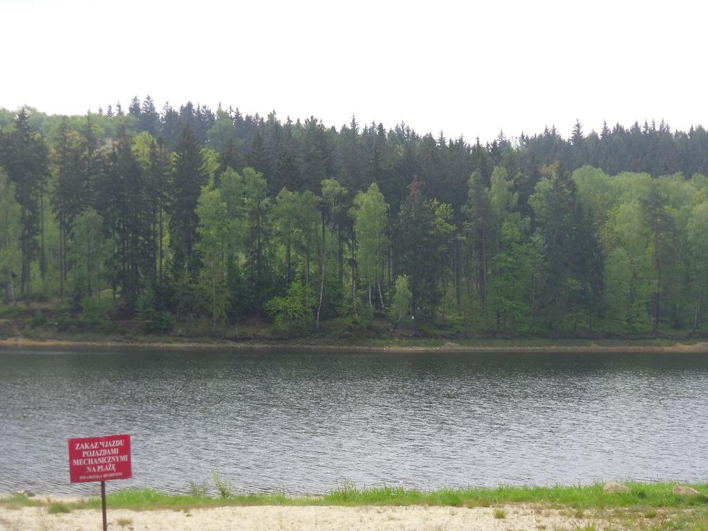 Domki Nad Jeziorem Karlowice Kültér fotó